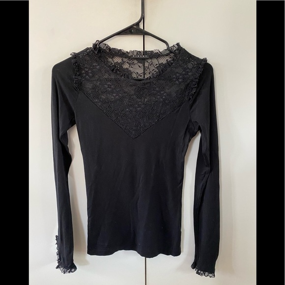 Pretty Sisley Top with Black Lace - Picture 1 of 6